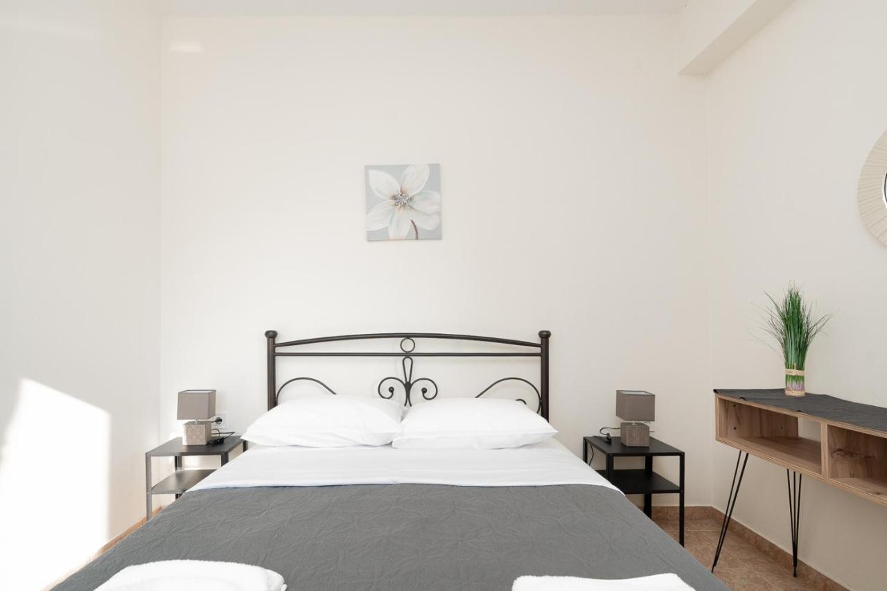 Mtc-Sfs Apartment By The Sea And Airport Pórto Ráfti Eksteriør billede