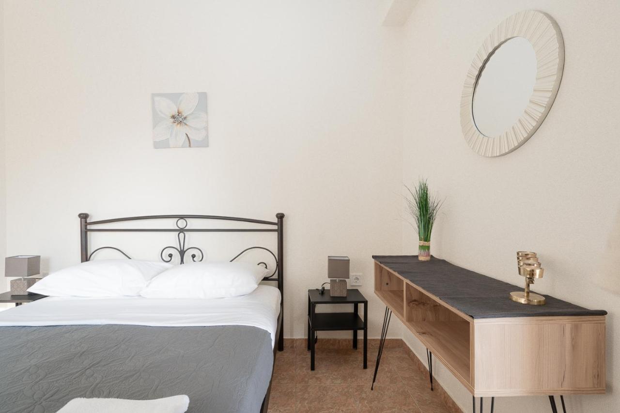Mtc-Sfs Apartment By The Sea And Airport Pórto Ráfti Eksteriør billede